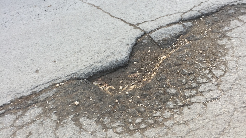 Кърпеж на асфалт след авария на ВиК