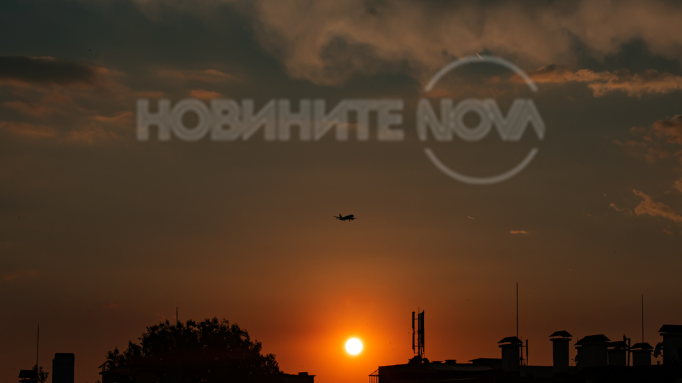 Слънцето и самолетът