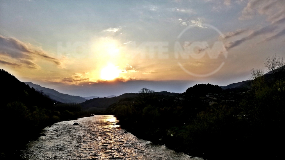 Краят на деня! Залез над река Искър край Зверино