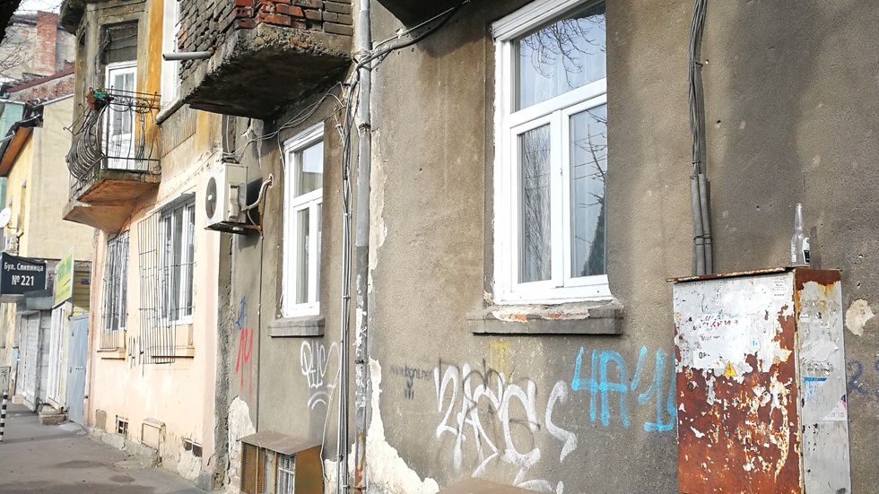 Рушаща се къща в центъра на София едва не погубиха живот