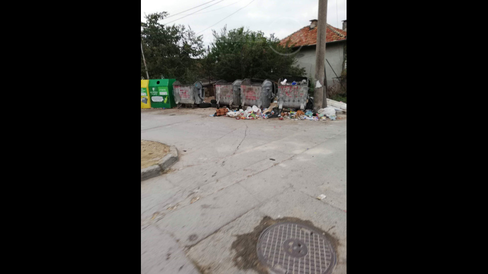 Непочистен боклук във Варна