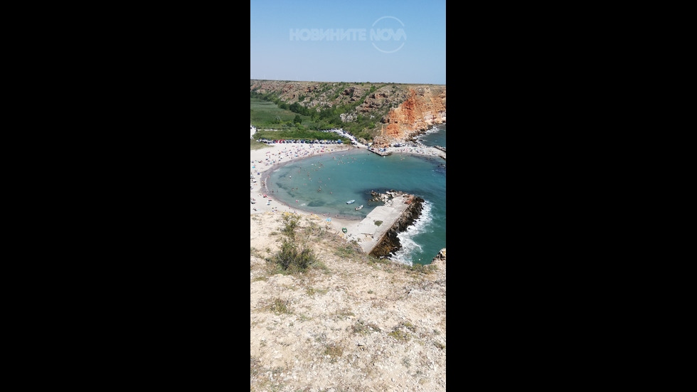 Паркинг на пясъчната ивица на "Болата"
