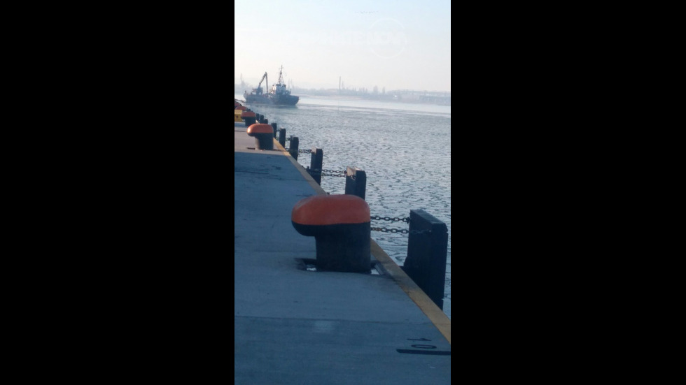 Морето в Бургас замръзна