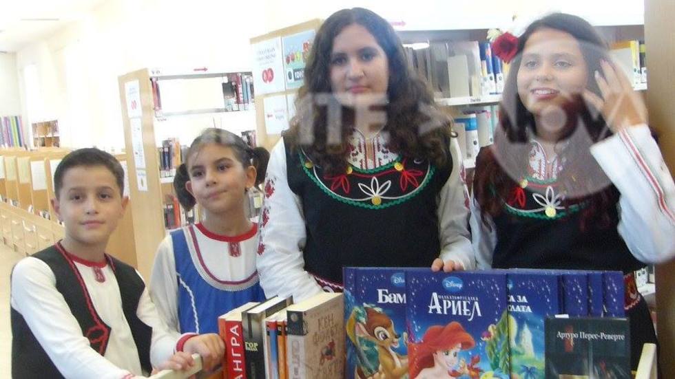 Над 120 книти дарение на Общинската библиотека в Леида /Каталуния/ по случай Празника на българските будители