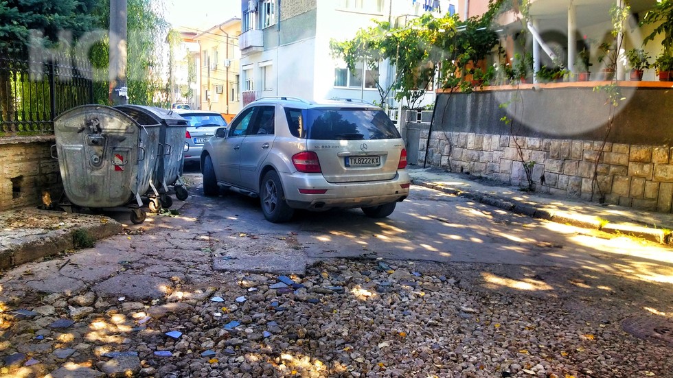 Неправилно паркирана кола в Добрич