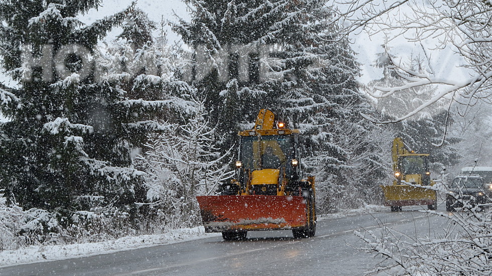Снегопочистването по разградските пътища