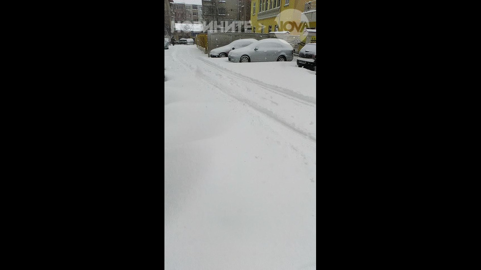 Бургас - блокиран от сняг