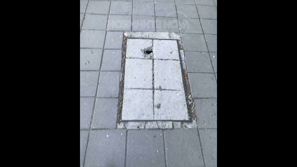 Неравности по тротоарите на улица във Варна