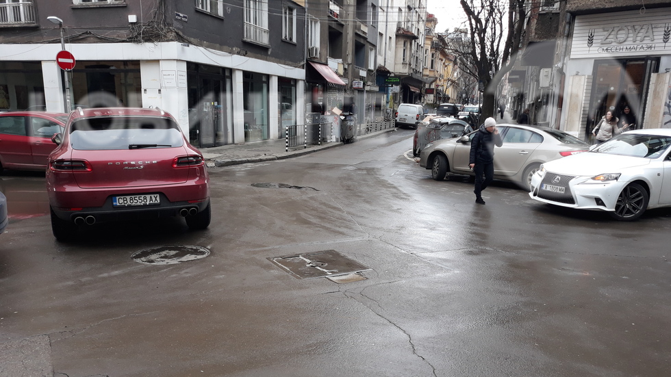 Как се паркира в София!