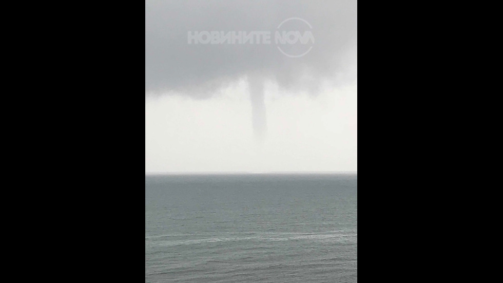 Торнадо и в морето и пред Царево