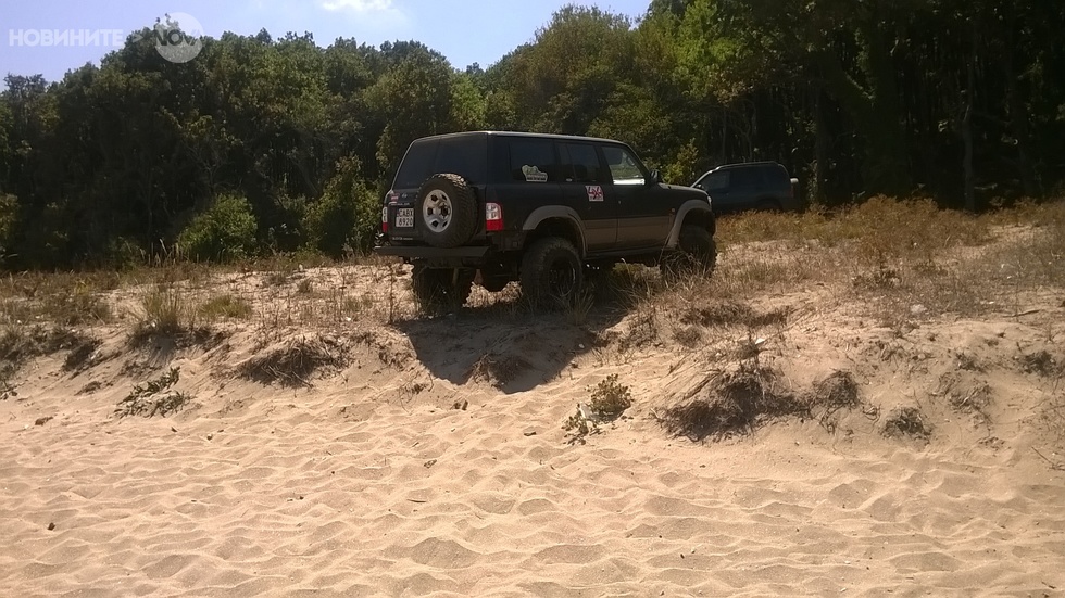 Паркиране върху дюните