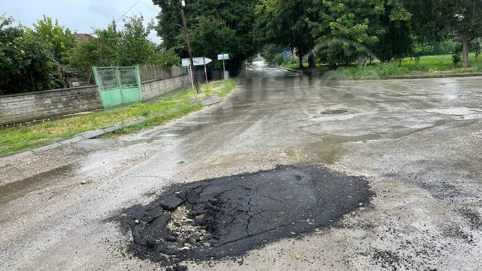 Така се полага асфалт в Белене