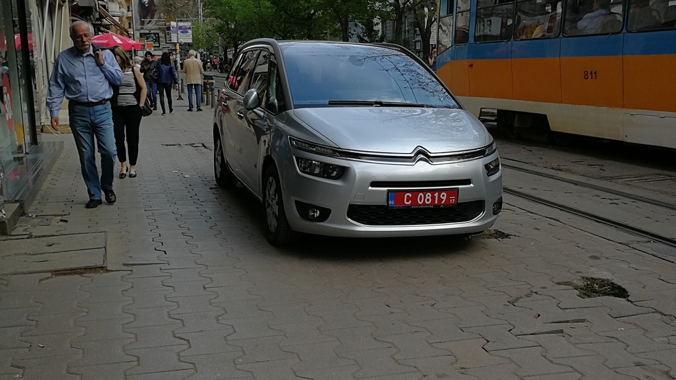 Паркиране на пл. "Славейков"