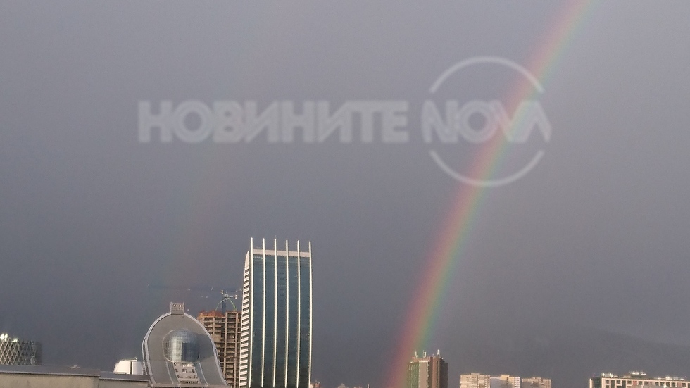 Във ветровитата утрин и нещо красиво