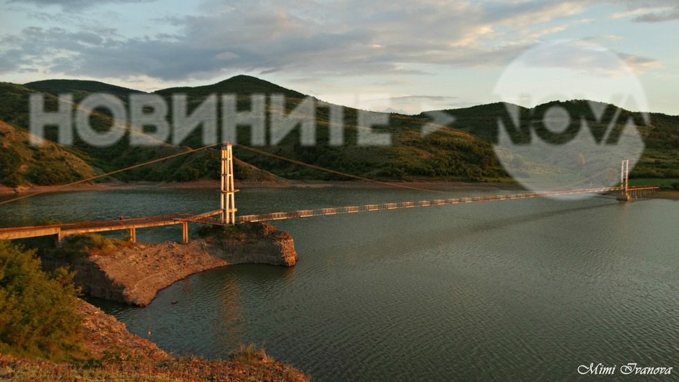 Край най-дългия въжен мост в България (до с.Лисиците), по залез...