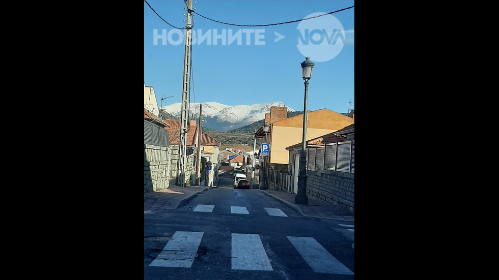 Снежен пейзаж в слънчева Испания