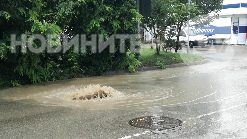 Наводнените улици във Варна