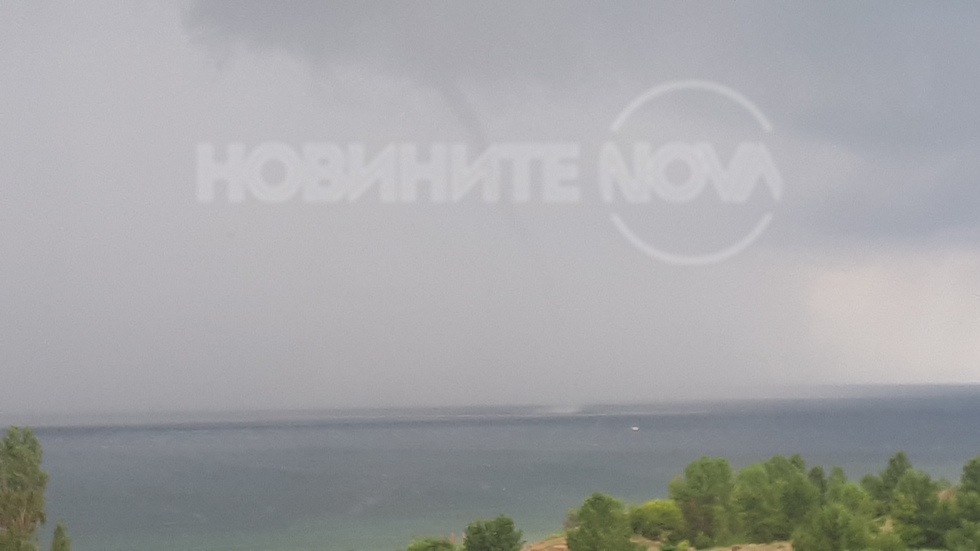 Торнадо в морето