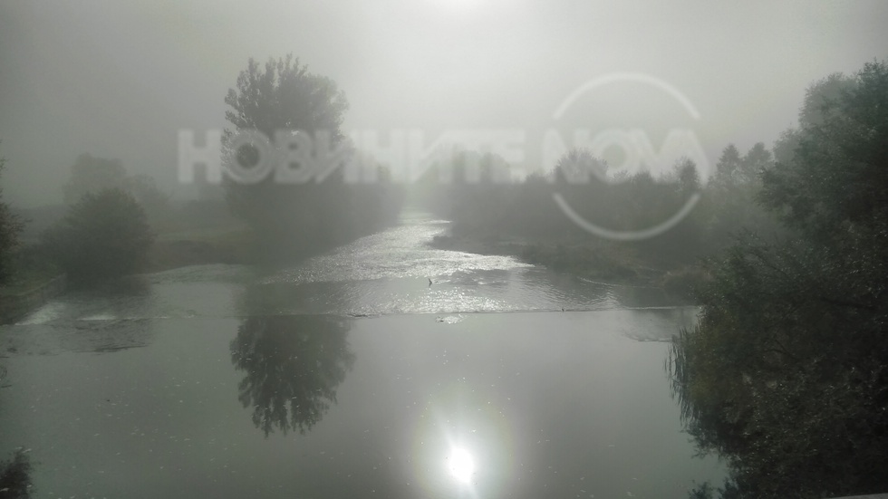 Сутрешна мъгла на река Струма