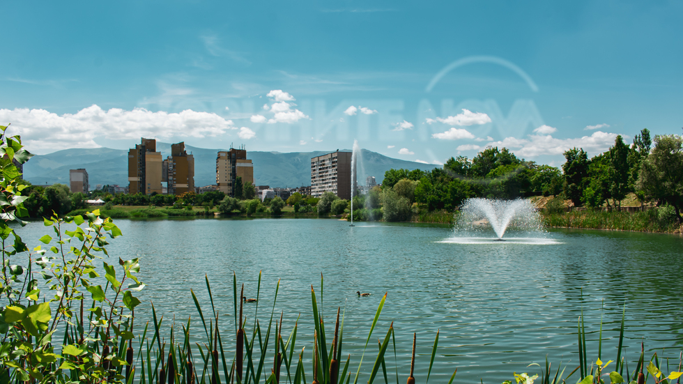 Край езерото