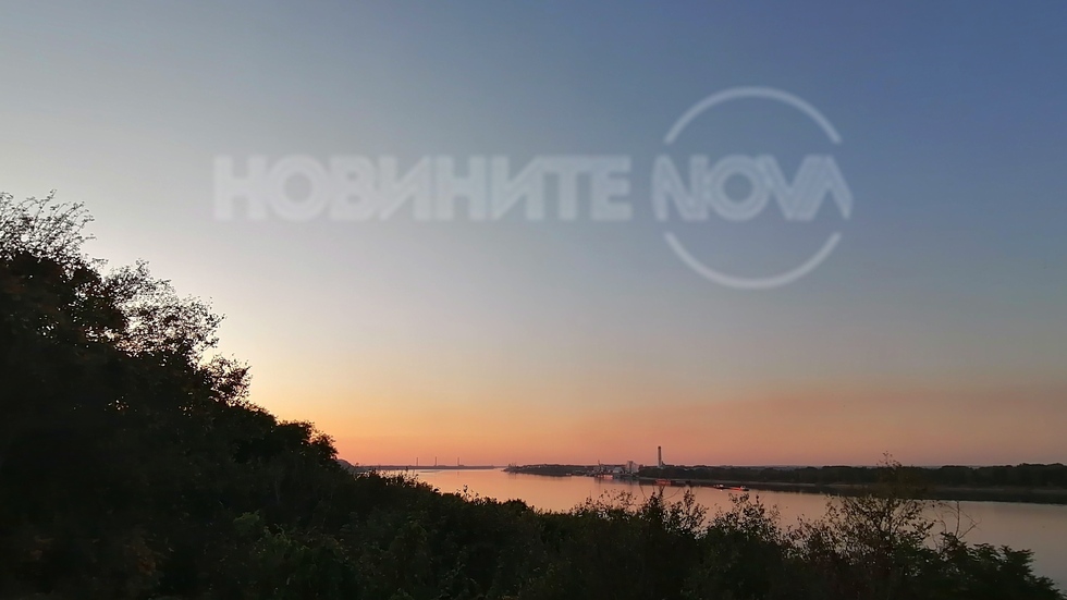 Вечер край реката