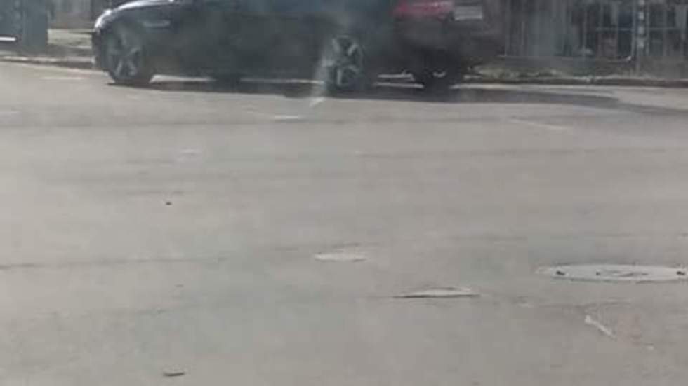 Паркирал в кръстовище