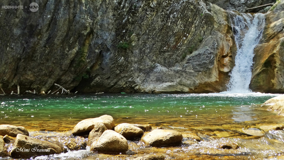 Край ледено студените води на Синия вир