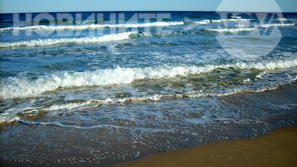 Морето ухажва брега