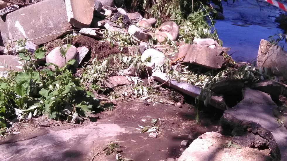 Село Продановци, общ. Самоков, няма достъп до гробищата