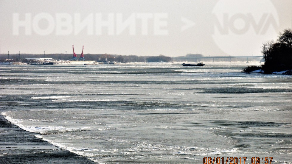 Река Дунав при Видин замръзва (СНИМКИ)