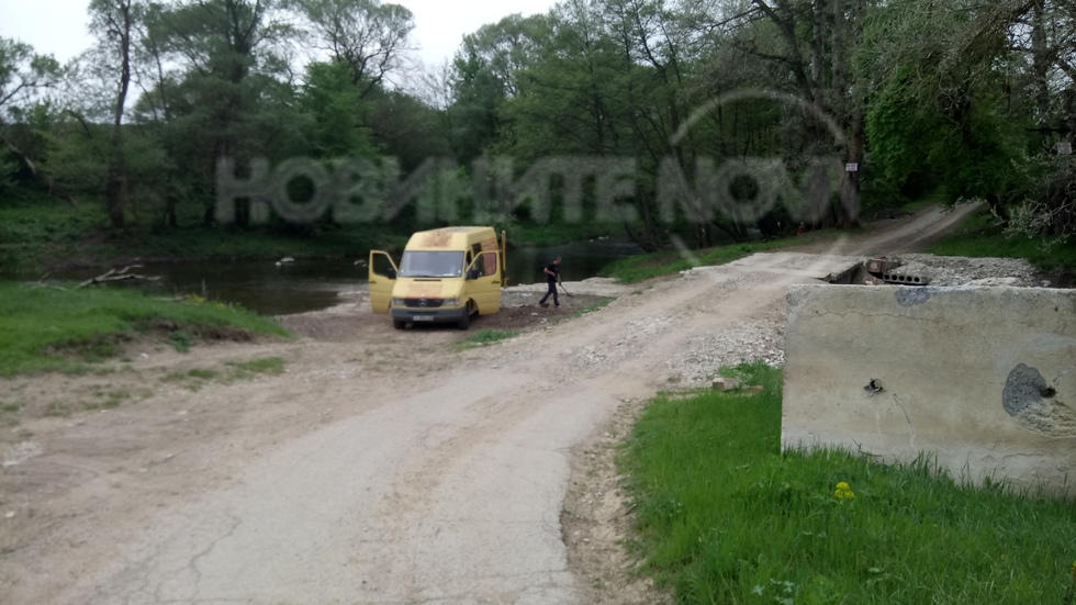 Нерегламентирано разрушаване на речния бряг