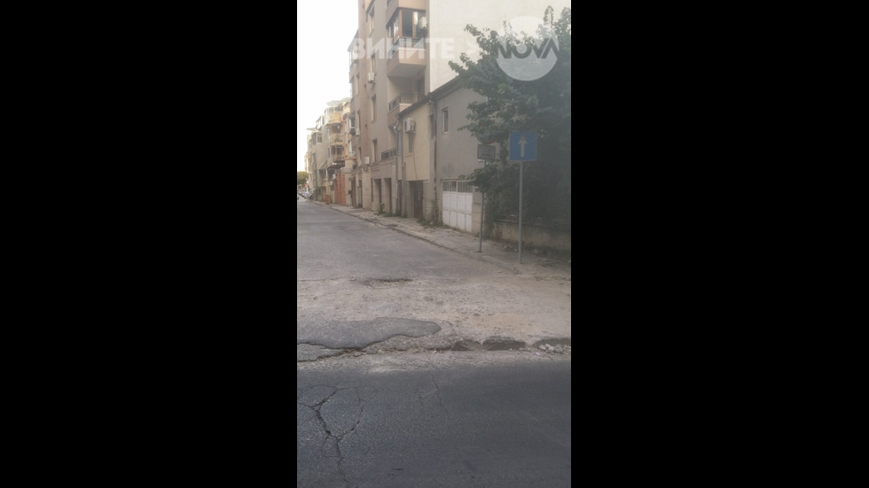 Опасен завой в улица с едностранно движение