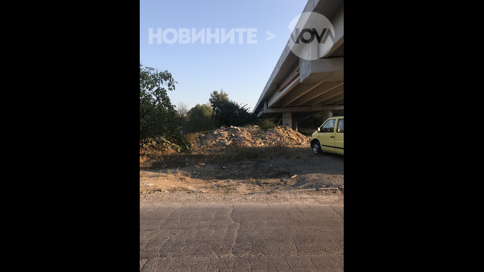 Незаконни отпадъци под Аспарухов мост