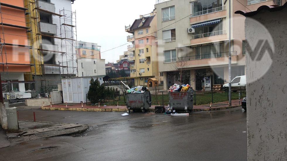 Контейнерите за смет на едно от най-скъпите места в София за такса смет