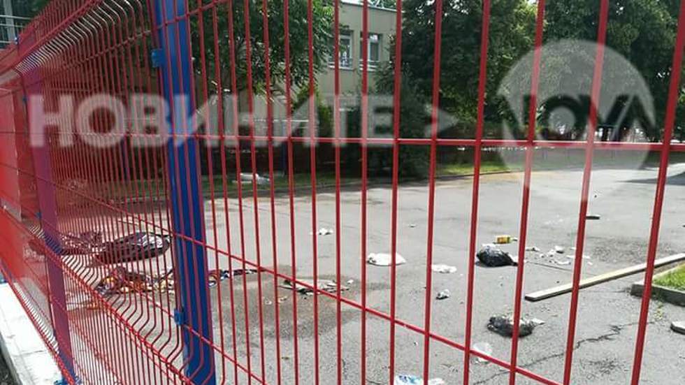 Вандализъм - боклуци разпилени в двора на детска ясла