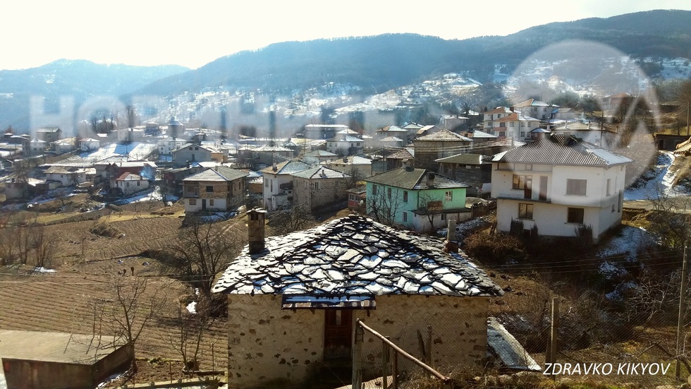 Изглед от село Поляна