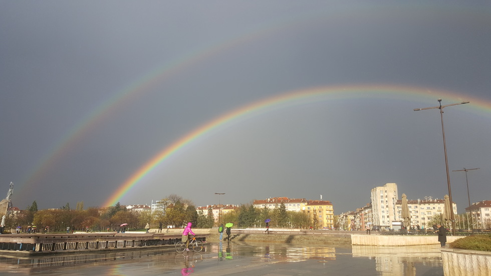 Двойна дъга над НДК