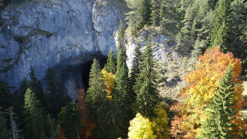 Есен на Чудните мостове