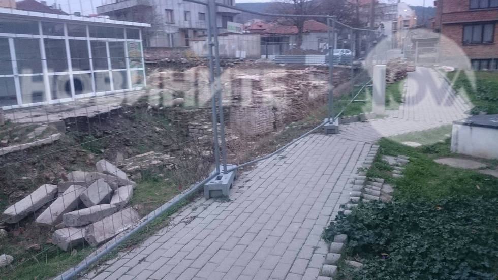 Пълен абсурд