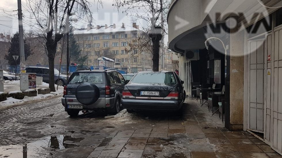 Абсурдно паркиране