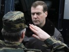 Медведев критикува остро Путин за конфликта в Либия