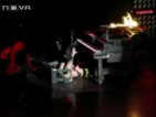 Лейди Гага падна по време на концерт