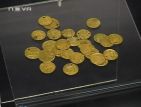 Стотици златни монети, събрани от лихвар, показват в Търговище