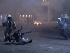 Десетки ранени при бурните протести в Гърция