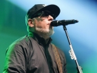 House of Pain накараха над 2500 да скачат в такт с "Jump Around!"