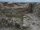 България - древни руини и модерни нощни клубове