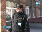 С оръжия и палки охраняват студентските общежития в Свищов