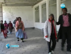 Организираха празнична безплатна баня за ромите в Казанлък