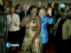 Хилъри Клинтън разкърши снага в ресторант в ЮАР