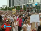 Протест в Брюксел срещу бившата съпруга на педофила Дютру